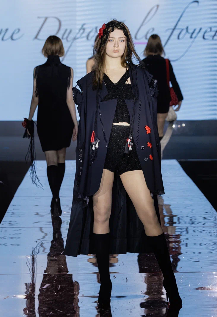 Жакет Черный с Вязанными Шортами и Топом 