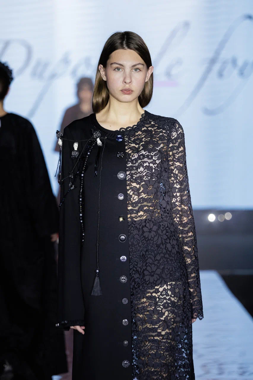 Половинчатое Платье с Шортами 