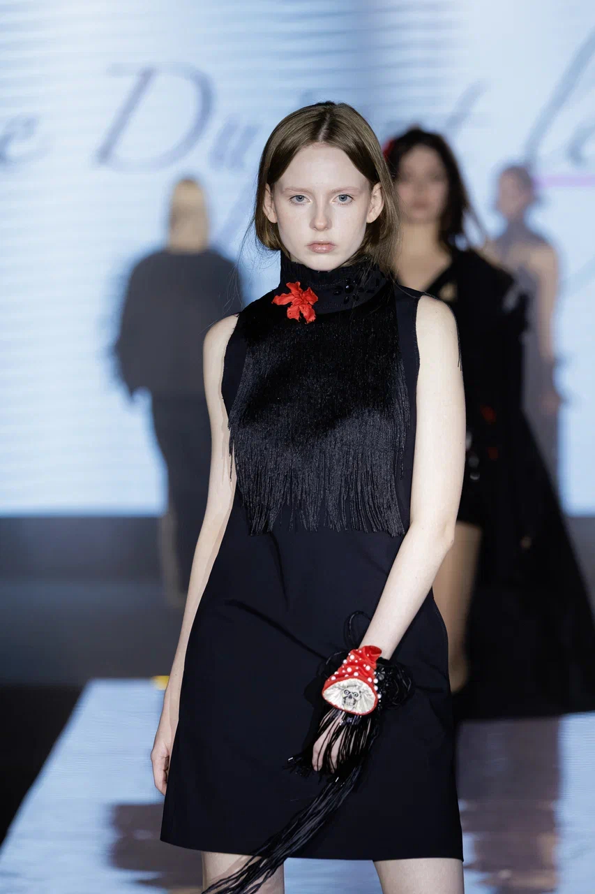 Платье с Цветком&nbsp;